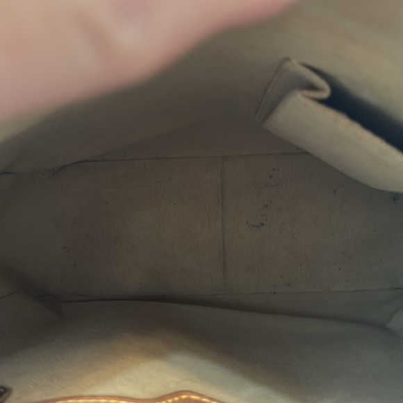 Louis Vuitton Looping GM Bag - Picture 4 of 6